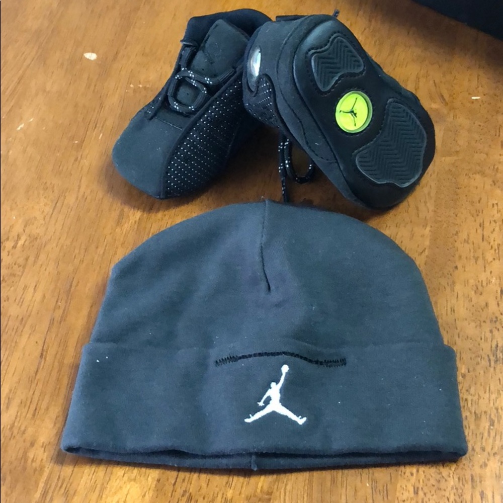 Jordan Infant hat and shoe set